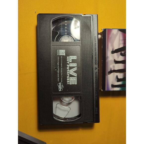 The Wiggles LIVE Hot Potatoes! VHS Tape HIT Entertainment 2004 - Picture 7 of 9